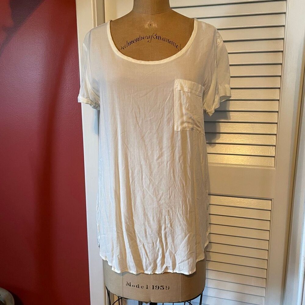 GAP | semi sheer white pullover short sleeve high low pocket blouse S